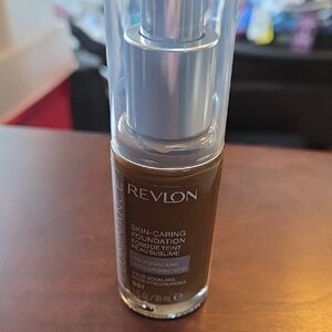Revlon Illuminance Skin-Caring Foundation 501 Toasted Caramel